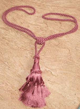 Load image into Gallery viewer, King Arthur Trim Single Bell Tassel: Product Number BDH22056